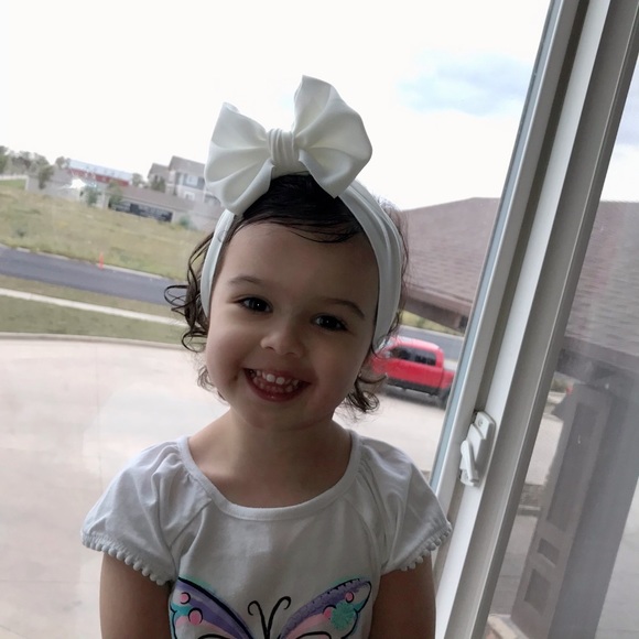 White Baby and Toddler Headwrap Hairbow - Picture 2 of 2